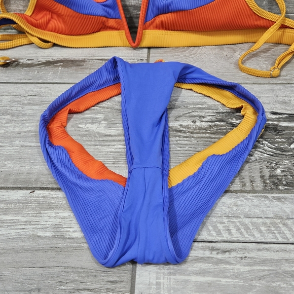 NWOT ONEONE "Jenna" Top & "Jesse" Bottom Cayman Colorblock 2-Piece Bikini - Picture 11 of 13